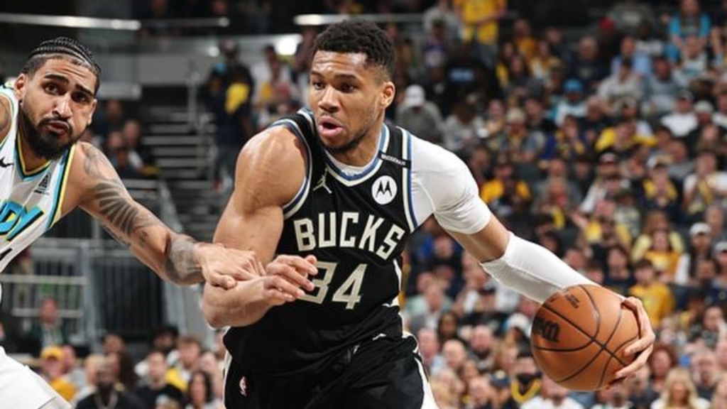  欧文被字母哥垫脚是哪一场 