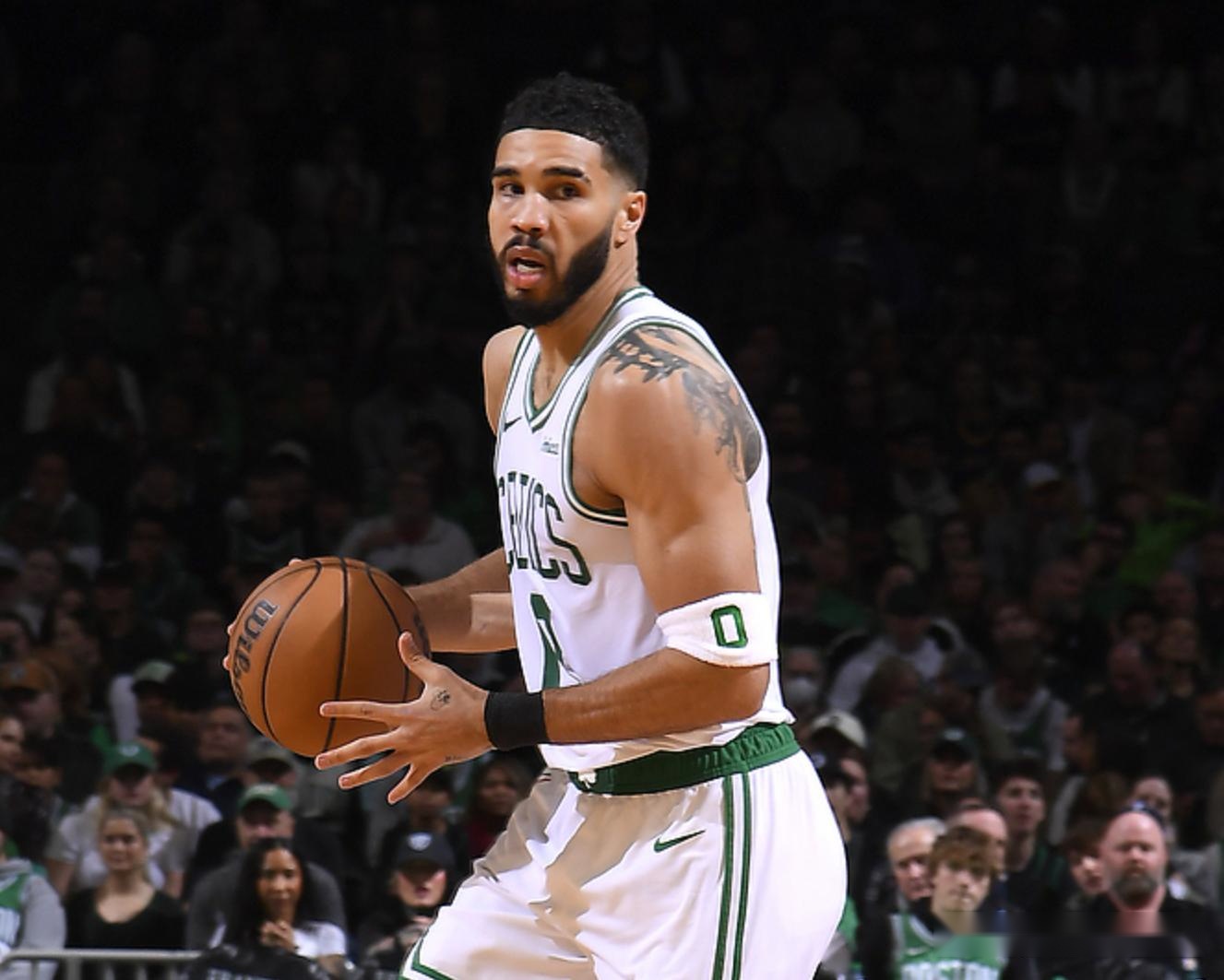  塔图姆爆冷击败皇家马德里，关键助攻引爆全场！